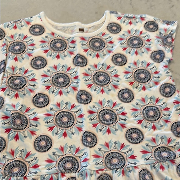 Tea Collection Patterned Top with Ruffle Hem - Picture 2 of 10